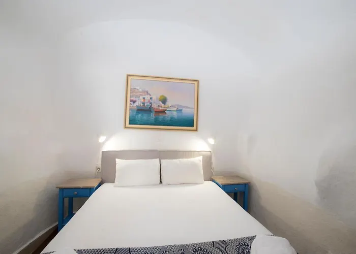 Edem 3* Fira (Santorini)